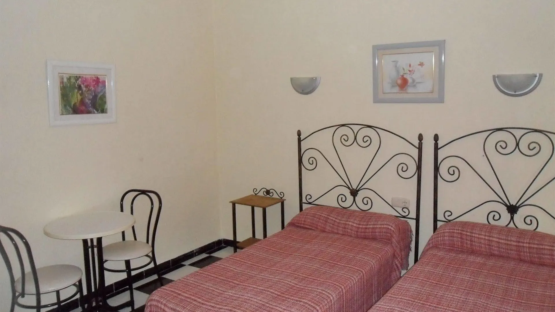 Micaela Charming Hostal Torremolinos